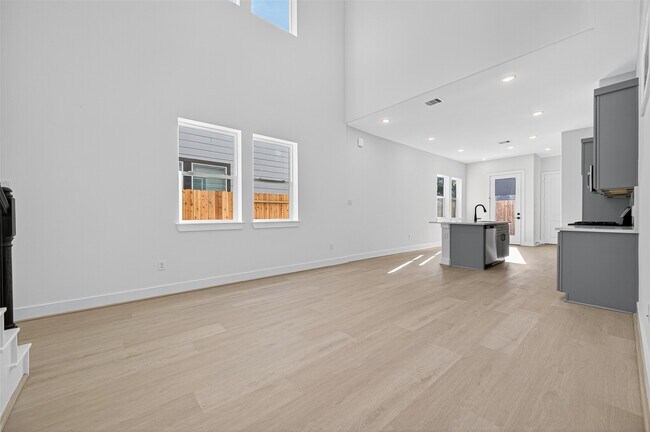 Building Photo - 4330 Avron Dr