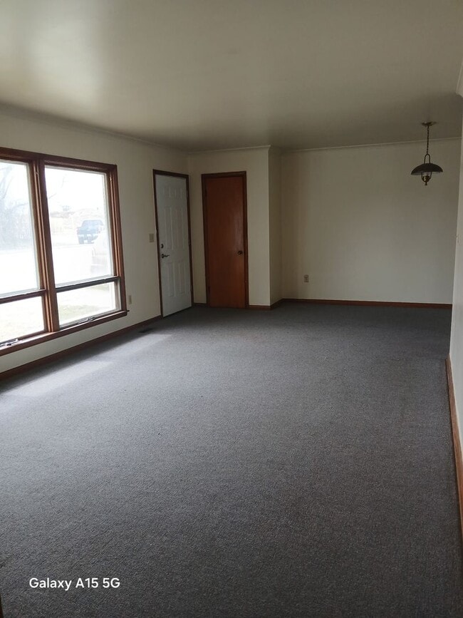 Building Photo - A charming 3 Bed 1 1/2 Bath House