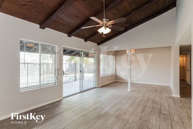 Building Photo - 4426 W Crocus Dr