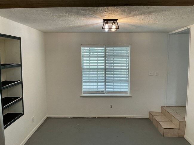 Building Photo - COMING SOON 4/2 with Acreage & BONUS SPACE