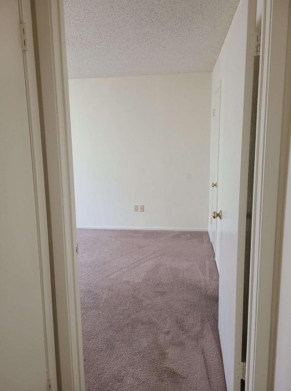 Building Photo - 784 Oak Hill Dr