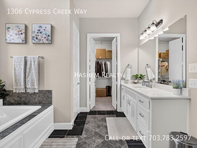 Building Photo - 1306 Cypress Creek Way