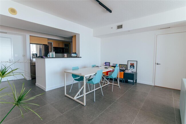 Building Photo - 335 S Biscayne Blvd