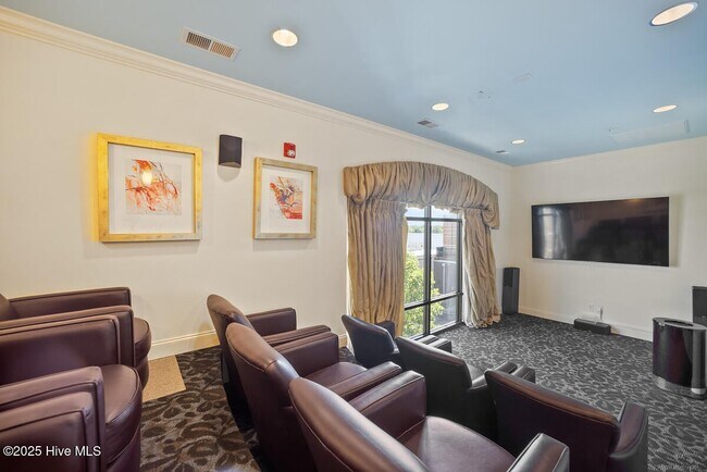 Building Photo - 6832 Main St