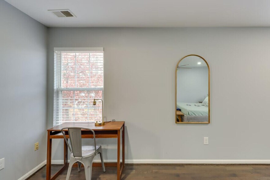 Building Photo - 3102 Hillside Ave