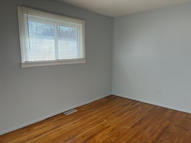 Building Photo - 3300 Fernwood Ave