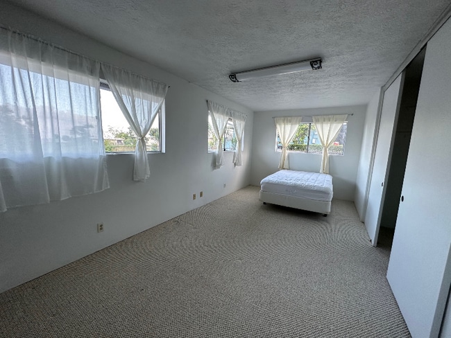 Building Photo - 173 Kuhilani St