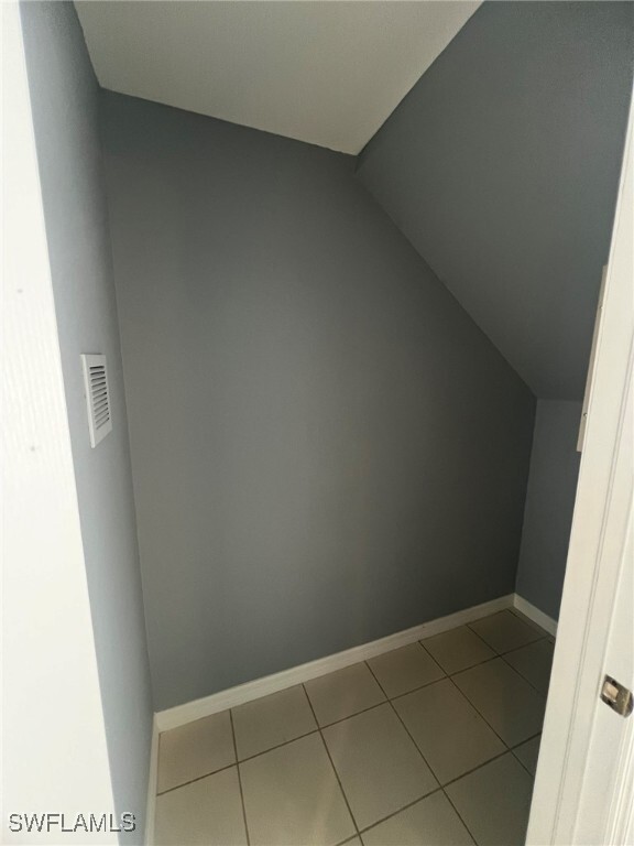 Building Photo - 3624 Pine Oak Cir