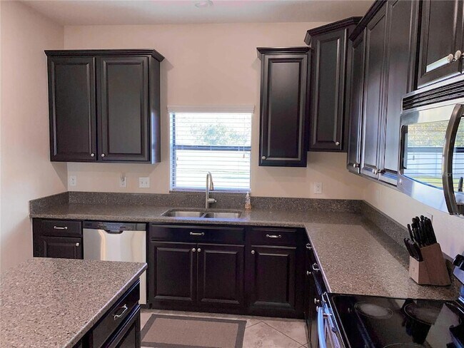 Building Photo - 13314 Wellington Hills Dr