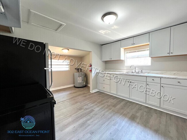 Building Photo - Adorable 3 bedroom / 1 bathroom home now a...