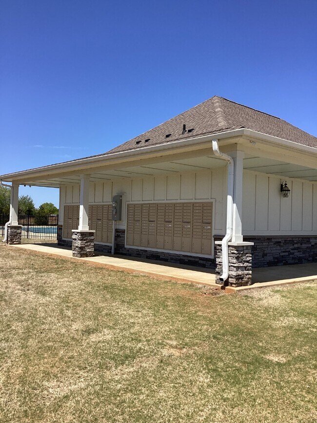 Building Photo - 336 Jackson Pt Cir