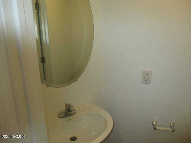 Building Photo - 4658 E Redfield Rd