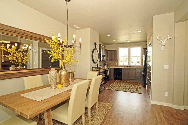 Building Photo - 314 S Truss Ave