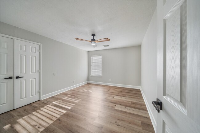 Building Photo - 1111 Kingbriar Cir