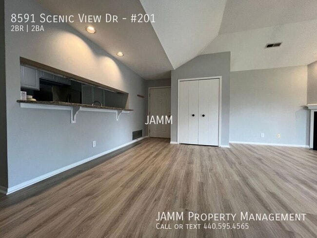Building Photo - 8591 Scenicview Dr