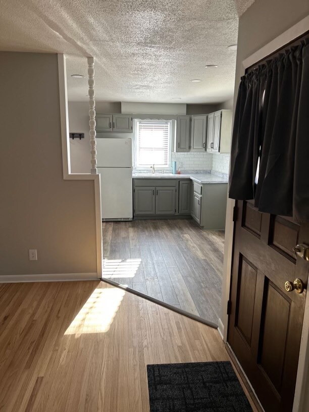 Building Photo - 108 N Lowell Ave