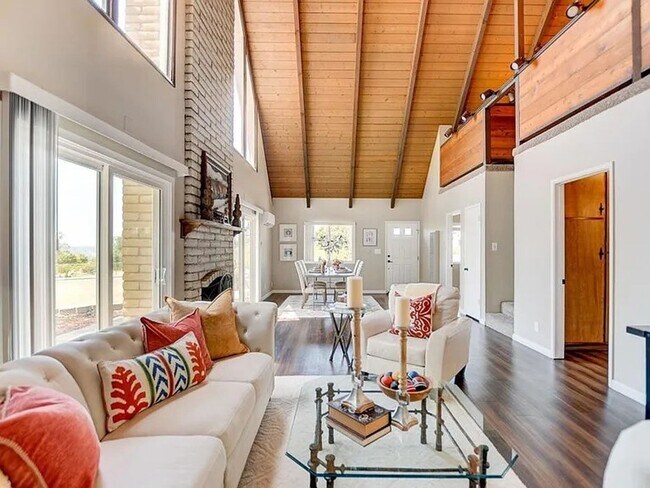 Building Photo - Stunning Home in Granite Hills! 4 Bed 2.5 ...