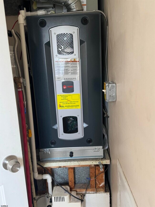 Building Photo - 342 Hampshire Dr