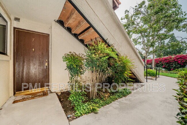 Building Photo - 8331 Vineyard Ave