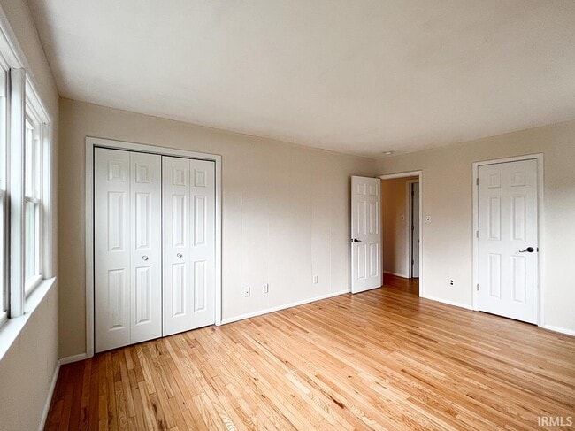 Building Photo - 2519 E 7th St