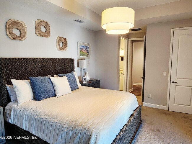 Building Photo - 34 Cabana Dr