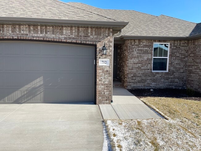 Building Photo - 712 Glenwood Ave