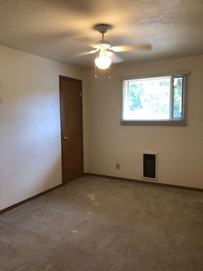 Building Photo - Charming & Clean Home in the Heart of Lacey!