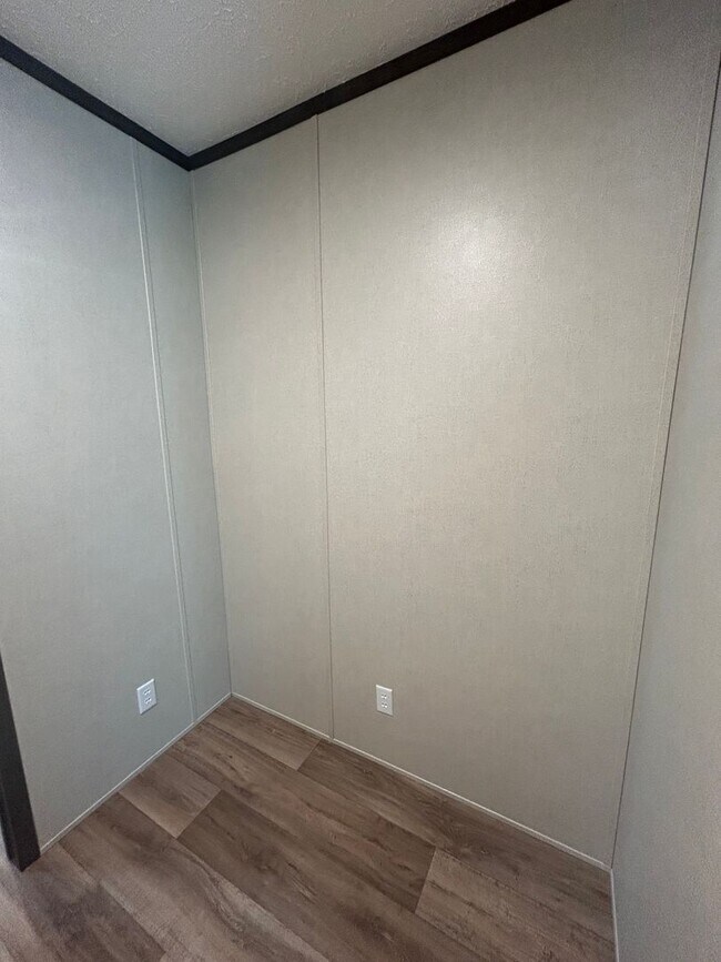 Building Photo - A charming 3 Bedroom/2 Bathroom home!