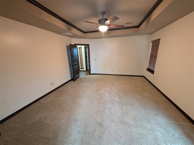 Building Photo - 9000 Lolly Ln
