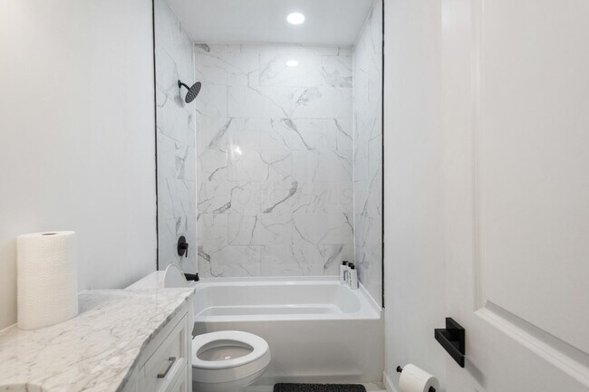 Building Photo - 150 N 22nd St