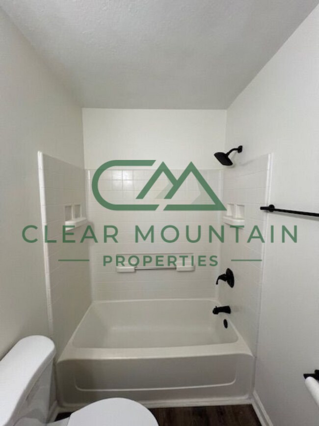 Building Photo - Move-in Special! Limited-Time Leasing Offer!