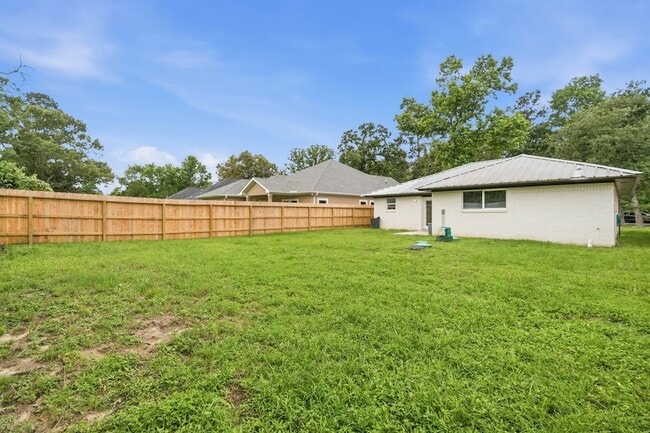 Building Photo - 14850 Coaltown Rd