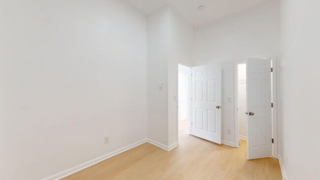 Building Photo - 2550 Elyria Ave