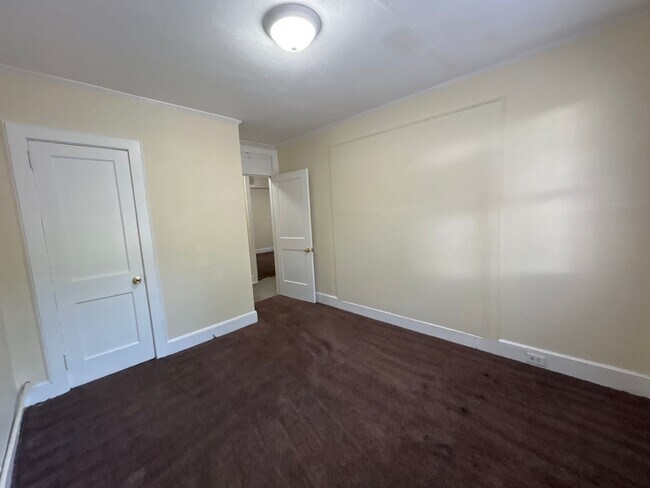 Building Photo - 1401 Kinderway &amp; 4300-4302 Wentworth -...