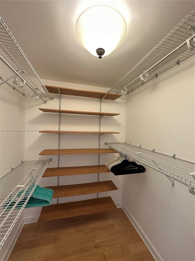 Building Photo - 6039 Collins Ave