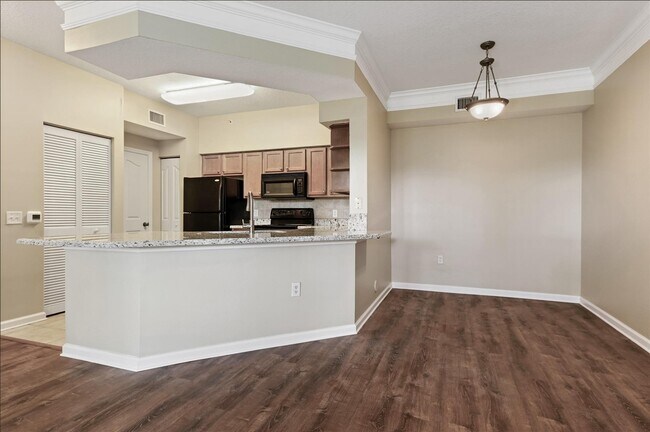 Building Photo - 9905 Baywinds Blvd