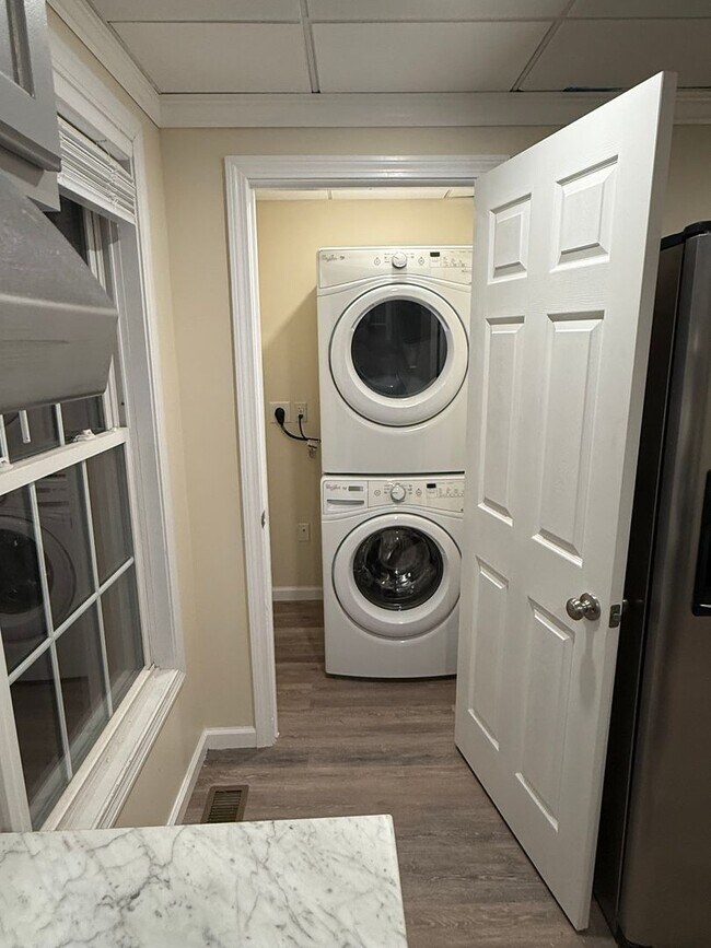 Building Photo - 1913 Dover Rd