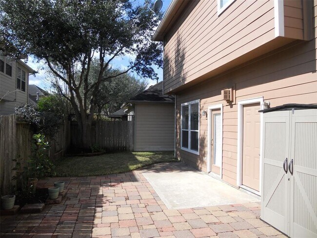 Building Photo - 21607 Spring Vine Ln