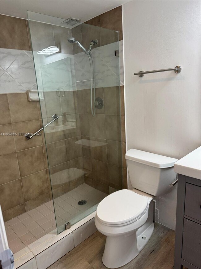 Building Photo - 6301 N Falls Cir Dr