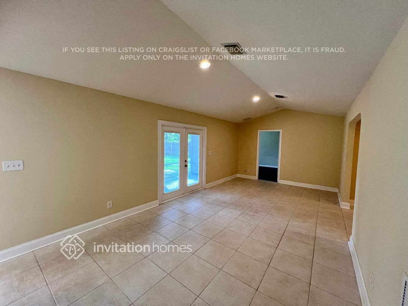 Building Photo - 1318 SW Bartell Ave