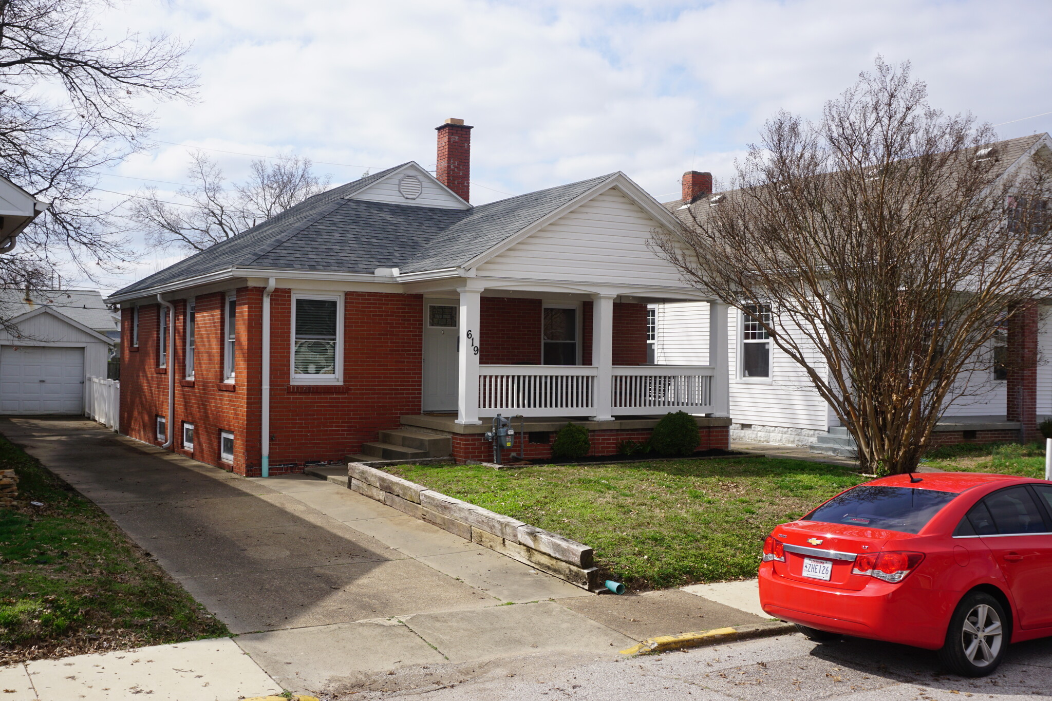 Building Photo - 619 S Rotherwood Ave