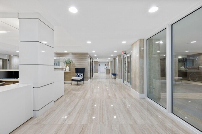 Building Photo - 2773 S Ocean Blvd