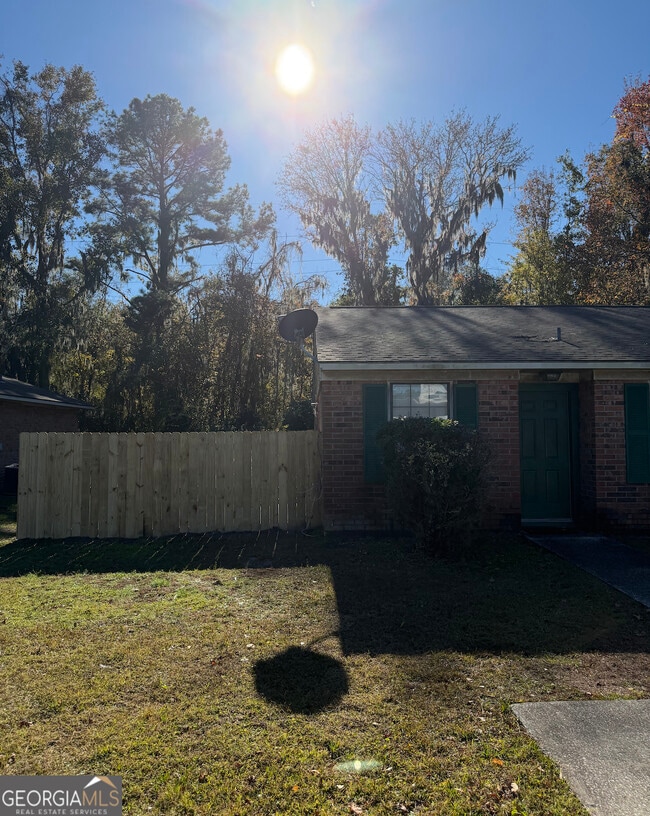 Building Photo - 406 Admiral's Walk Dr