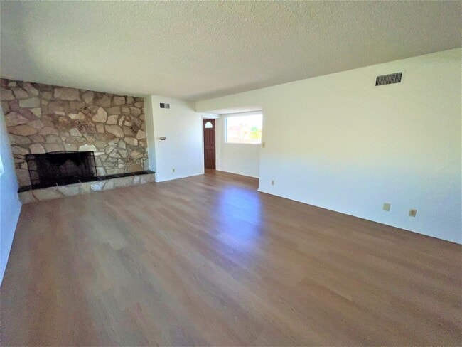 Building Photo - Lower South Shores SFR | 2Bed/2Bath | Swim...