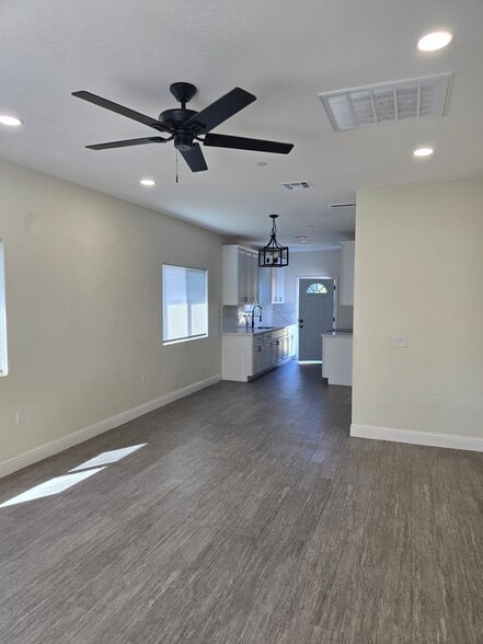 Building Photo - 310 Ohio Dr