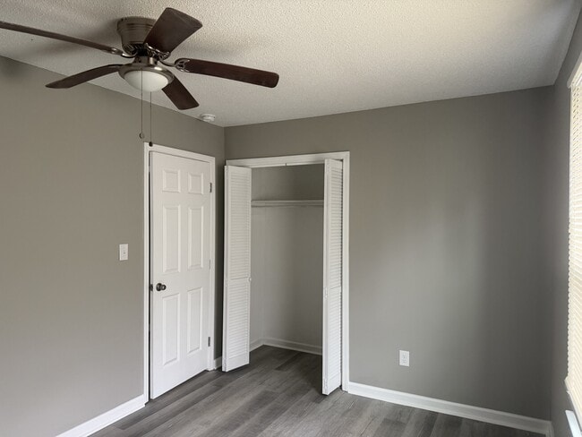 Building Photo - 524 Newcastle Rd