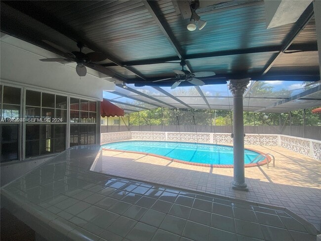 Building Photo - 700 Curtiss Pkwy