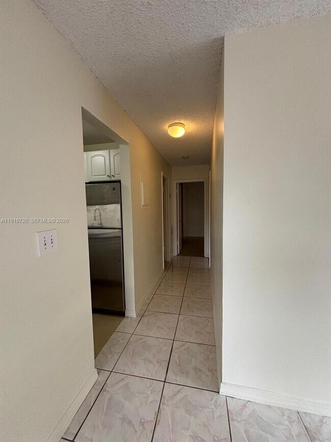 Building Photo - 6031 10th Ave N