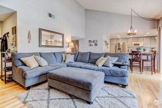 Building Photo - ~ Beautiful 2 bedroom 2 bath Condo ~ with ...