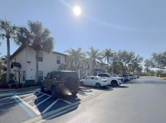 Building Photo - 9063 Gervais Cir